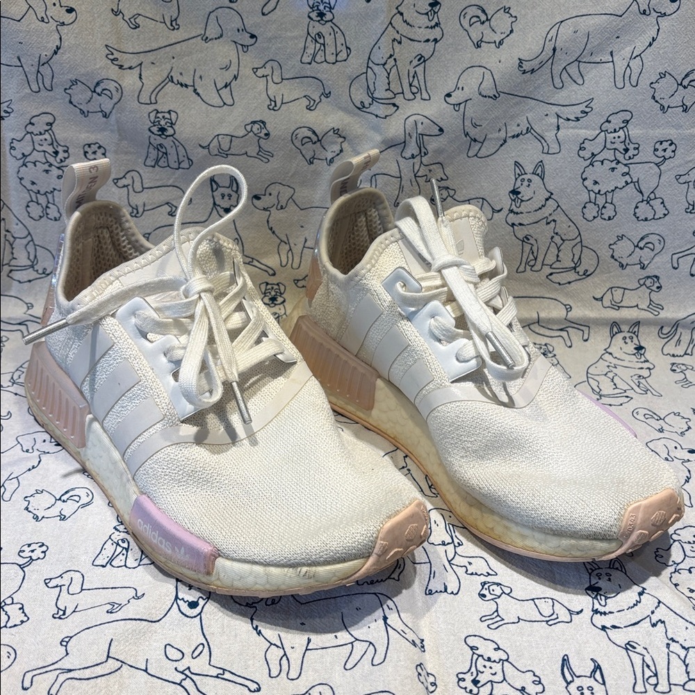 Adidas NMD_R1 sneakers White & Light Pink Runner Sneakers Woman’s Sz 6.5